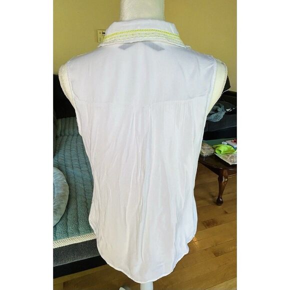 Ali & Kris Women's L Sleeveless White Lime Green 100% Rayon Blouse Boho - Picture 5 of 8